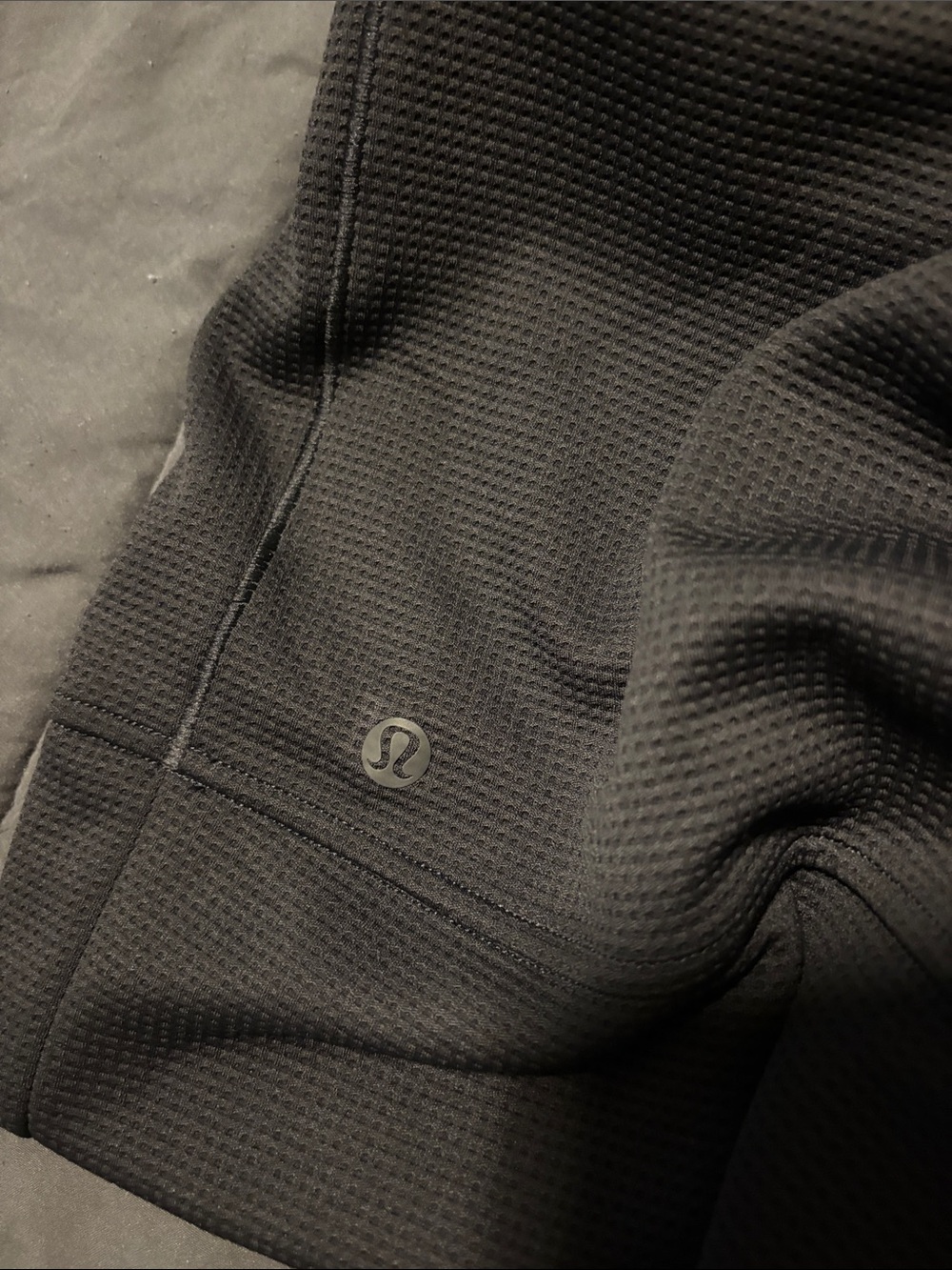 Men’s XXL Lululemon hoodie - Picture 3 of 3